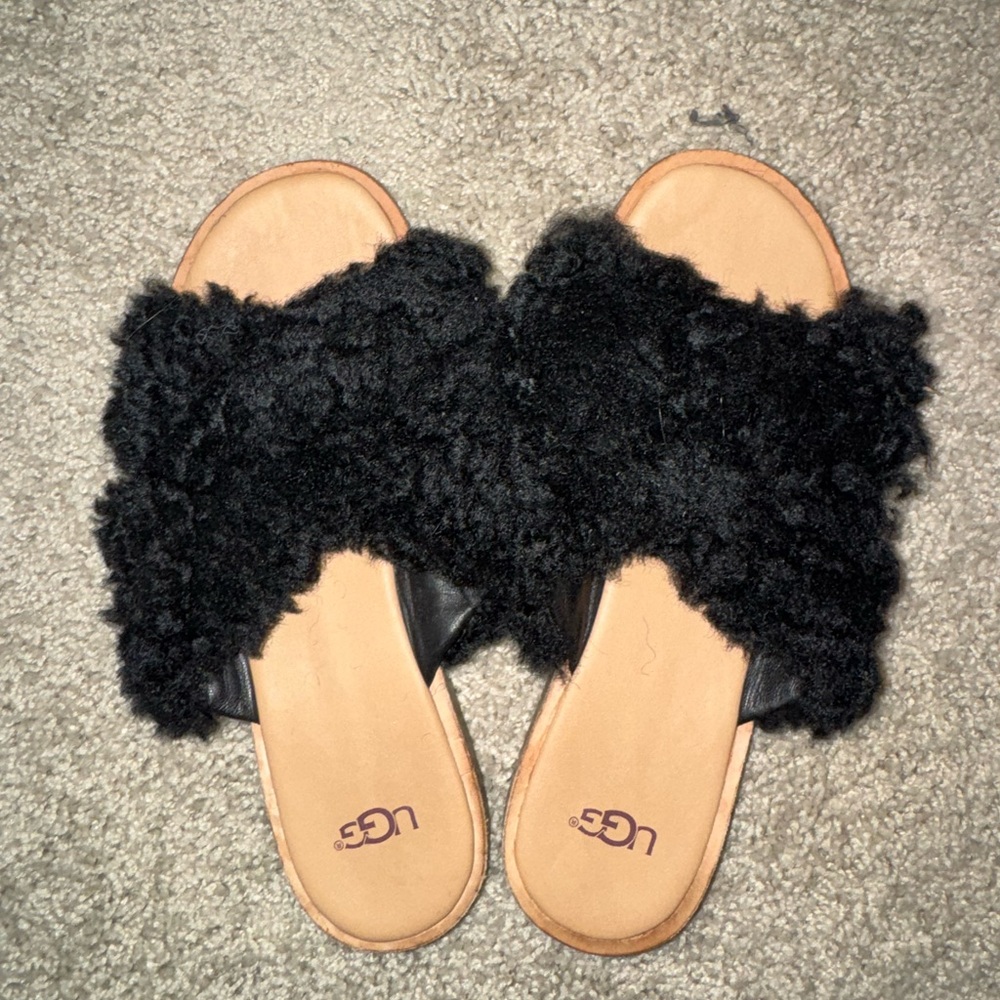 UGG Fuzzy Sandals Size 6